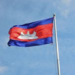 【カンボジア】青、赤、白のアンコールワット、カンボジア国旗の意味とは。
